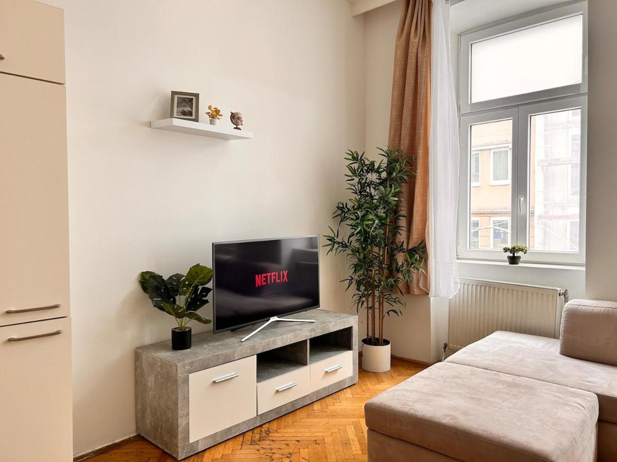 Spacious Central 4-Room Suite For 6 - Near Subway ウィーン エクステリア 写真