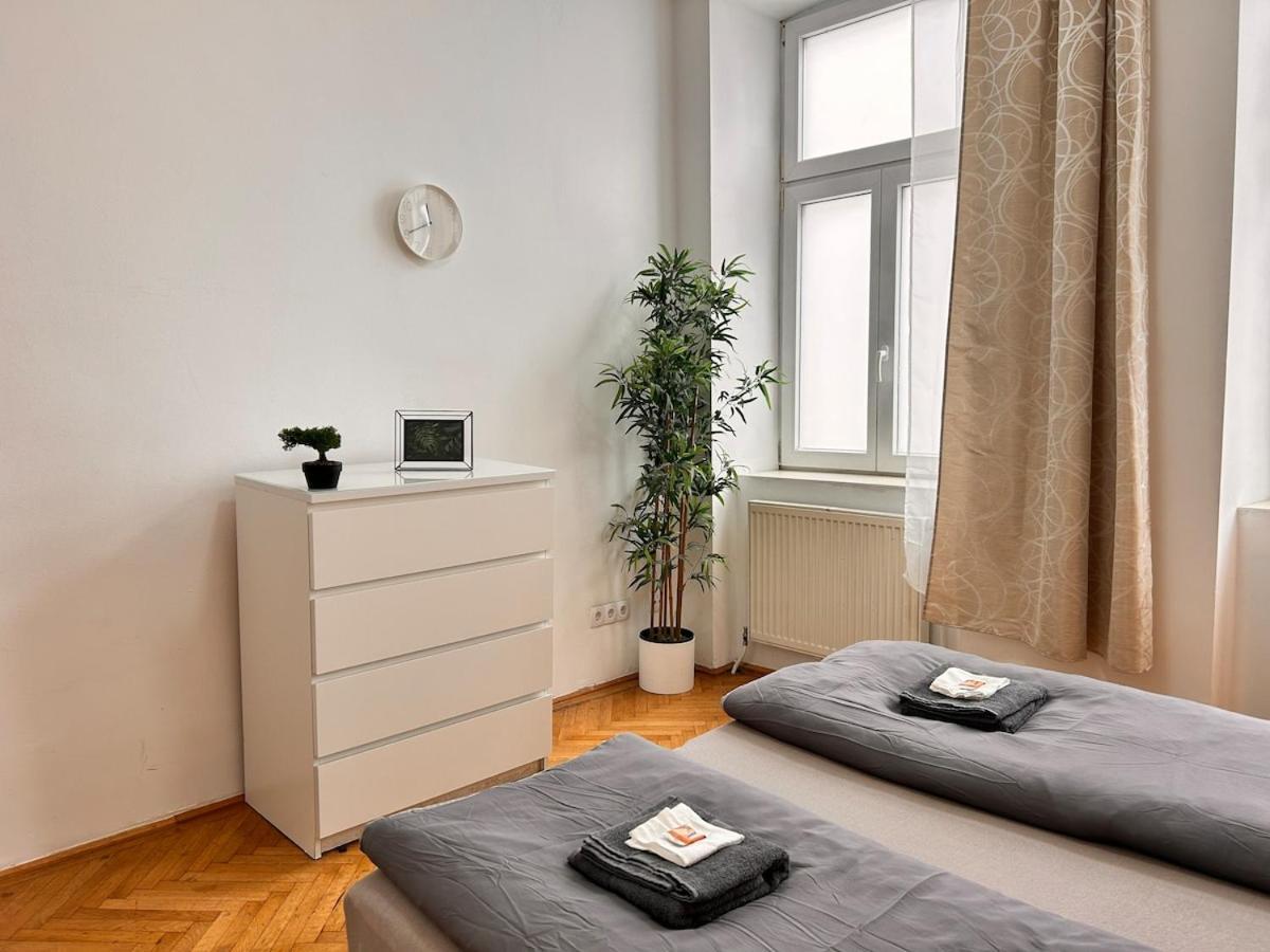 Spacious Central 4-Room Suite For 6 - Near Subway ウィーン エクステリア 写真